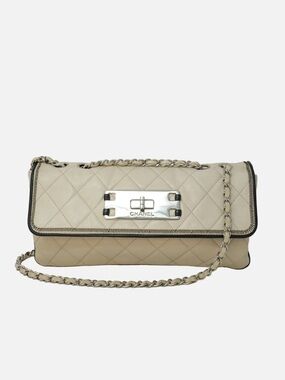 Pre-Owned Chanel 2008-2009 East West Mademoiselle Flap Bag Cream